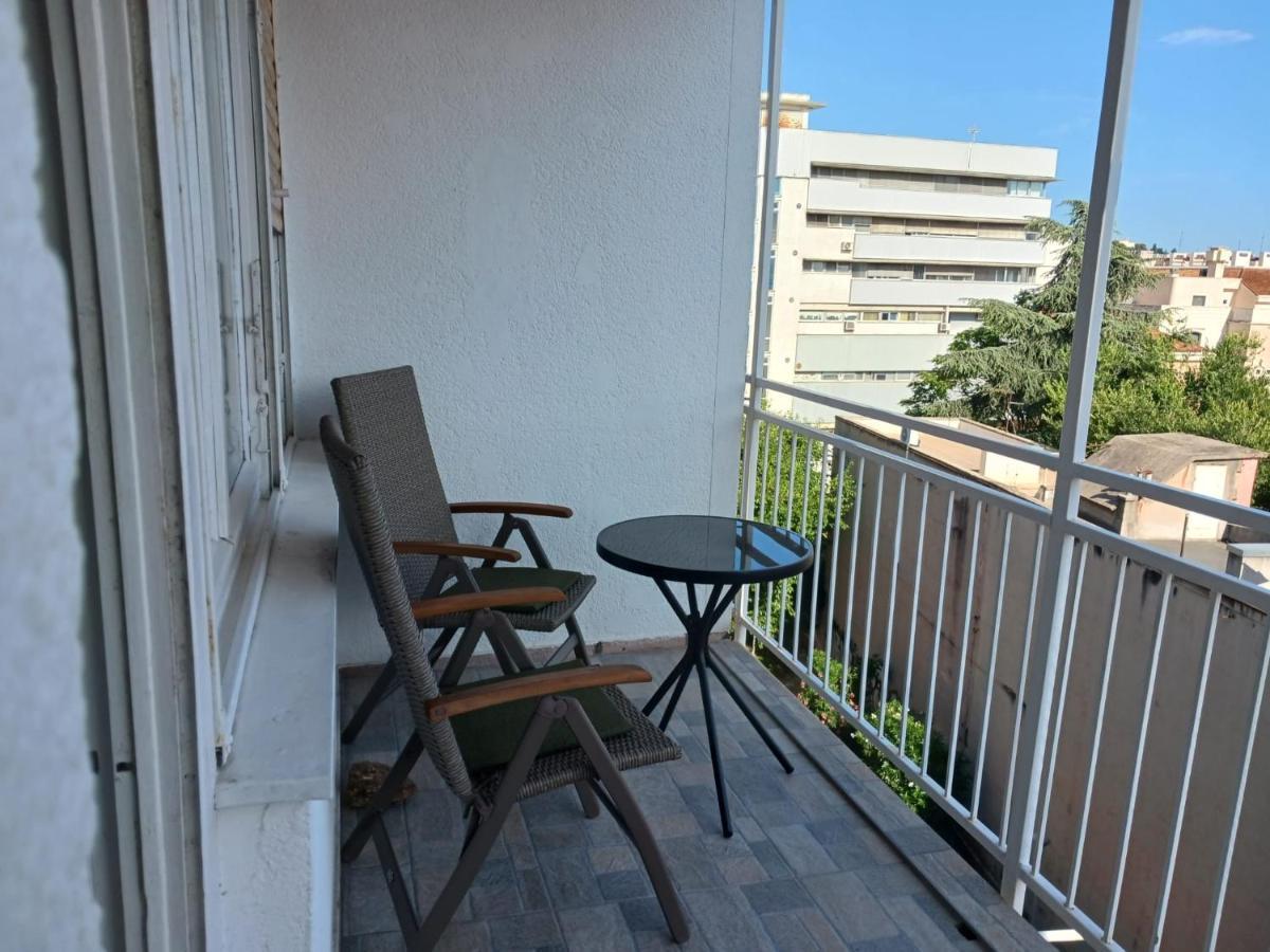 Room With Private Toilet And Balcony In City Center In Shared Apartment สปลิท ภายนอก รูปภาพ